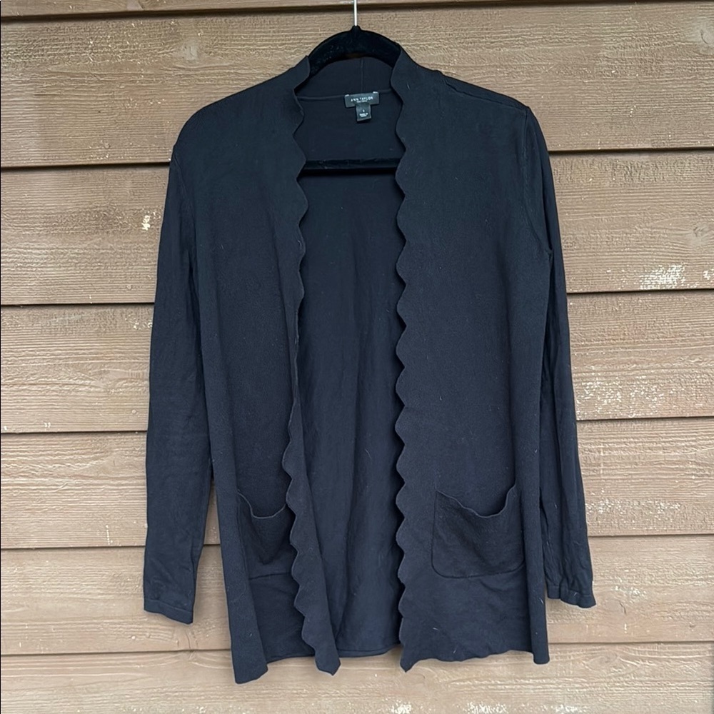Ann Taylor Factory black scalloped edge cardigan size small